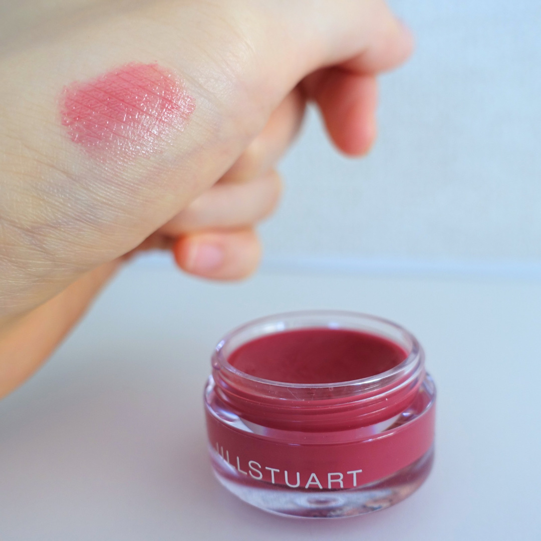 ジルスチュアート リップバーム フィグ＆フリージア：ルビーレッド/JILL STUART/リップバームを使ったクチコミ（3枚目）