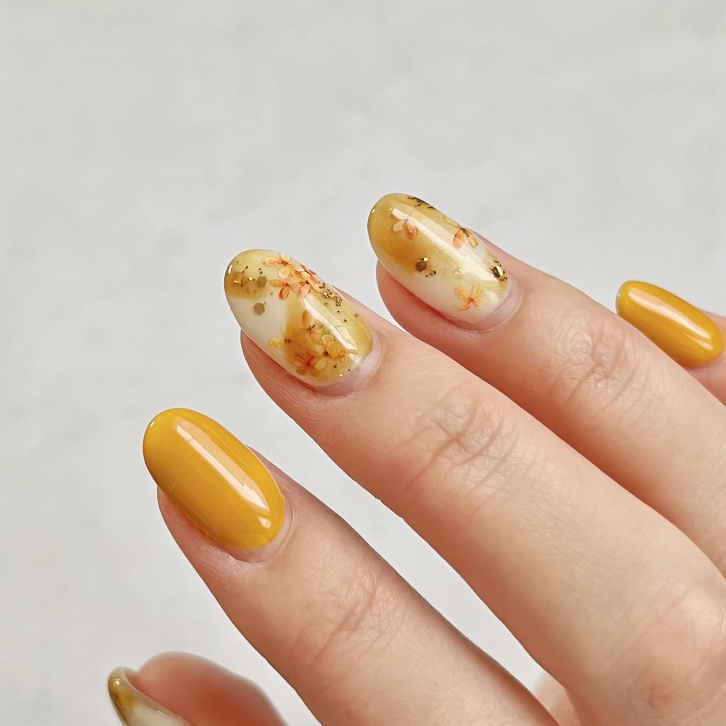 💛🌼🍯✨️

••┈┈┈┈••

TSUMEKIRA

【ES-KMS-001】
Fragrant Olive (金木犀)
@tsumekira 

••┈┈┈┈••

◎その他の使用アイテム

Naility!
・496ハニージンジ