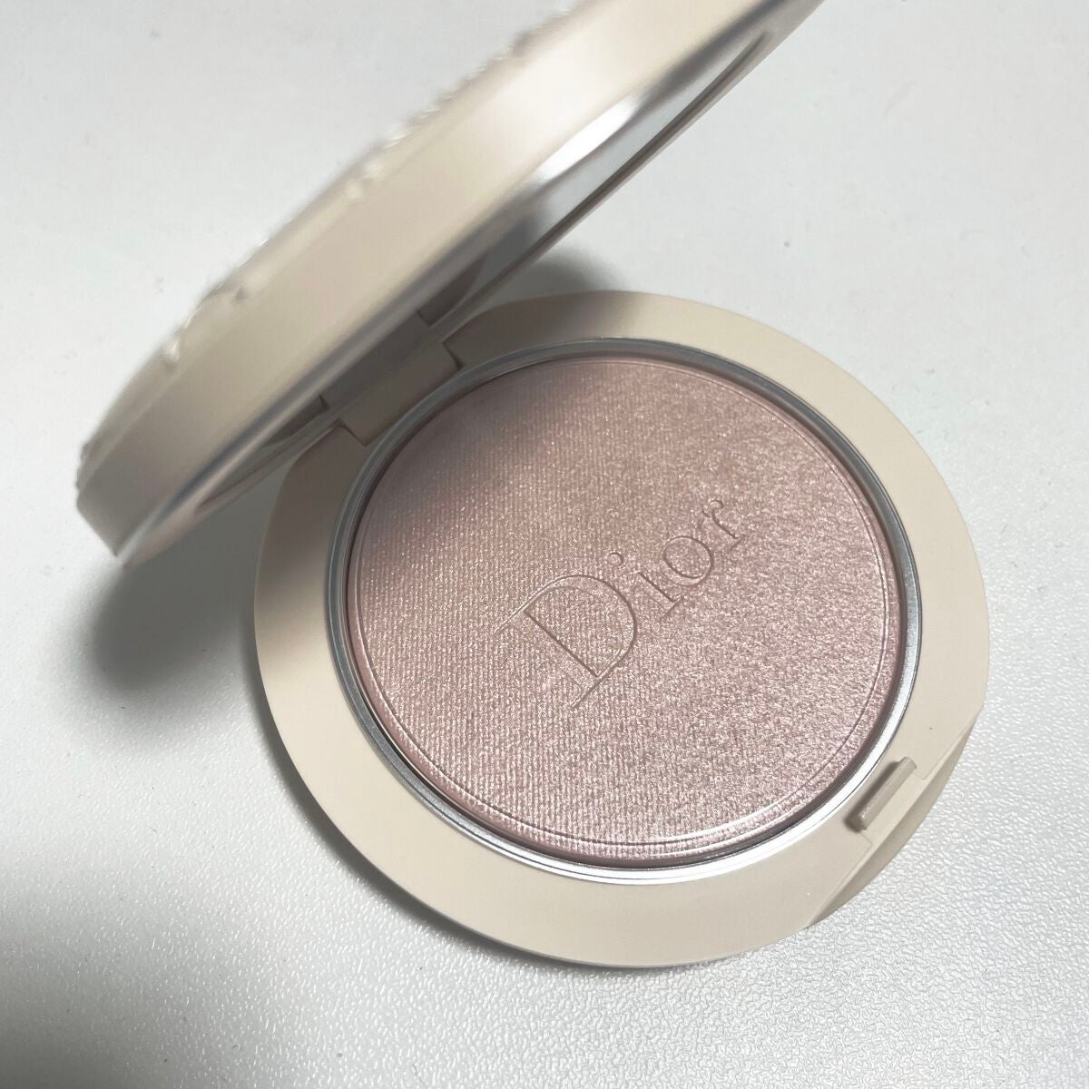 ディオールスキン フォーエヴァー クチュール ルミナイザー/Dior/プレストパウダーを使ったクチコミ(2枚目)