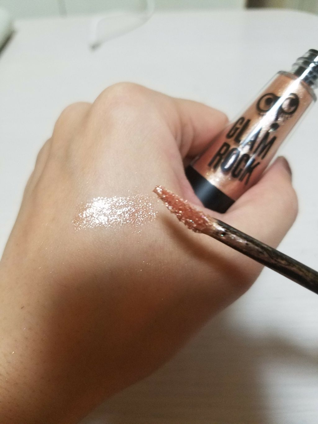 グラムロックストロビングアイズ　01 MetaI Crush/too cool for school/リキッドアイシャドウを使ったクチコミ（2枚目）