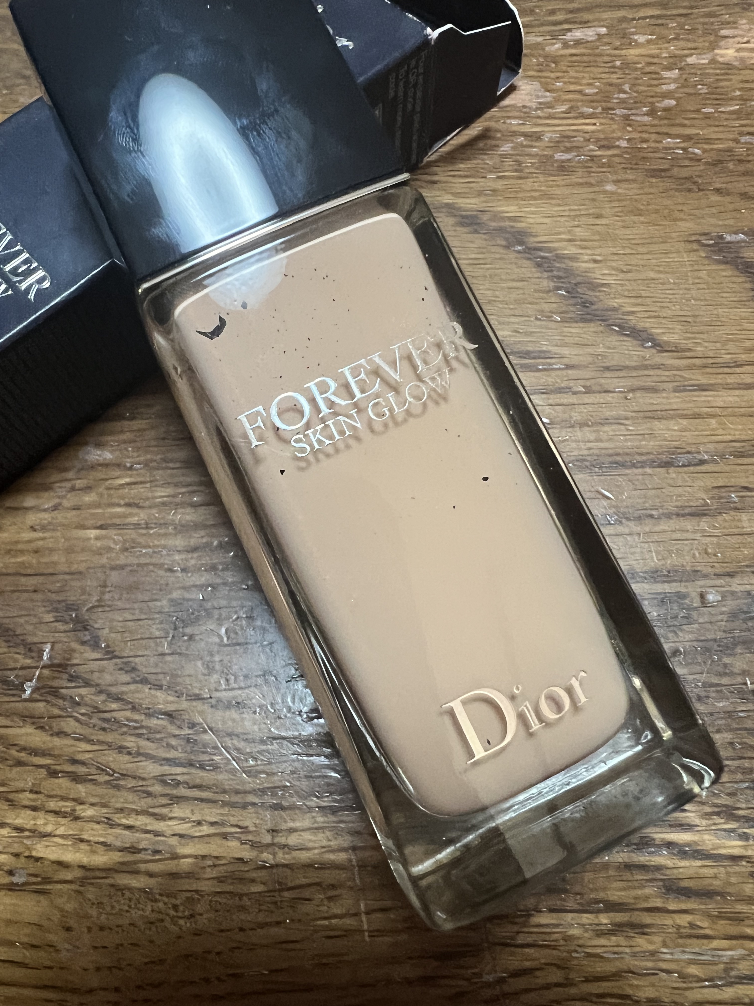 ディオールスキン フォーエヴァー フルイド グロウ/Dior/リキッドファンデーションを使ったクチコミ（1枚目）