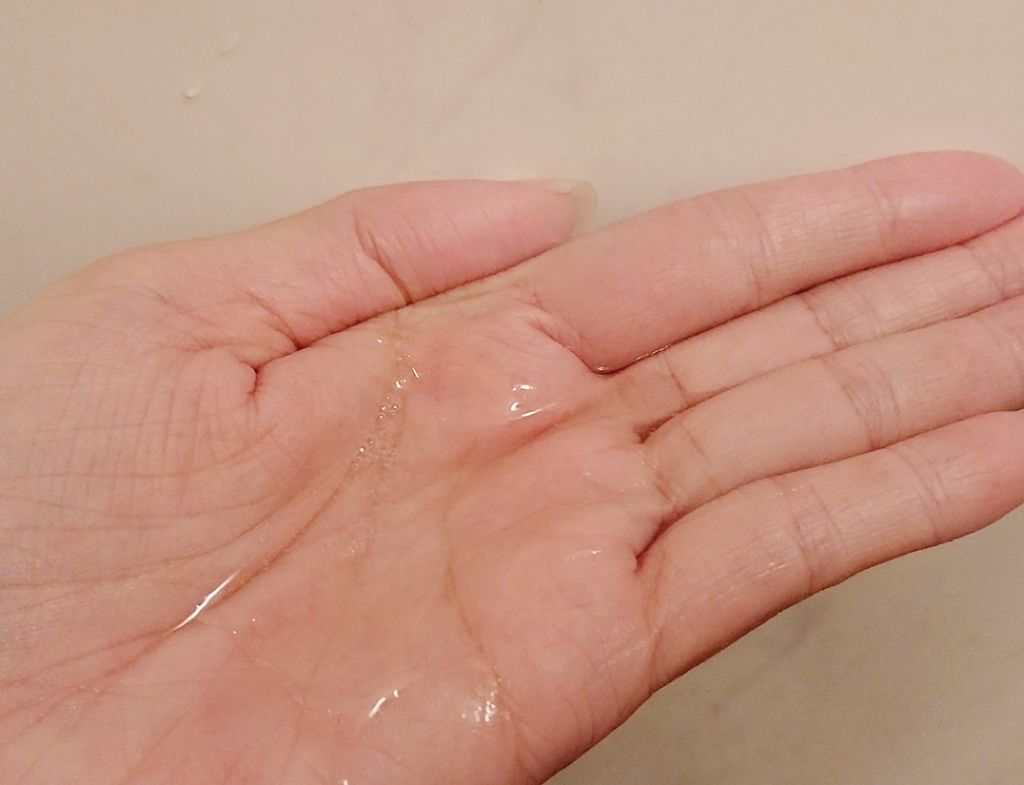 NICE ＆ QUICK ボタニカルボディウォッシュ ピュアピーチの香りのクチコミ「ボトルがシンプルで、優しい色使いで
可愛い😍
100均とかで、シンプルな空のボトルとか
買っち.....」（2枚目）