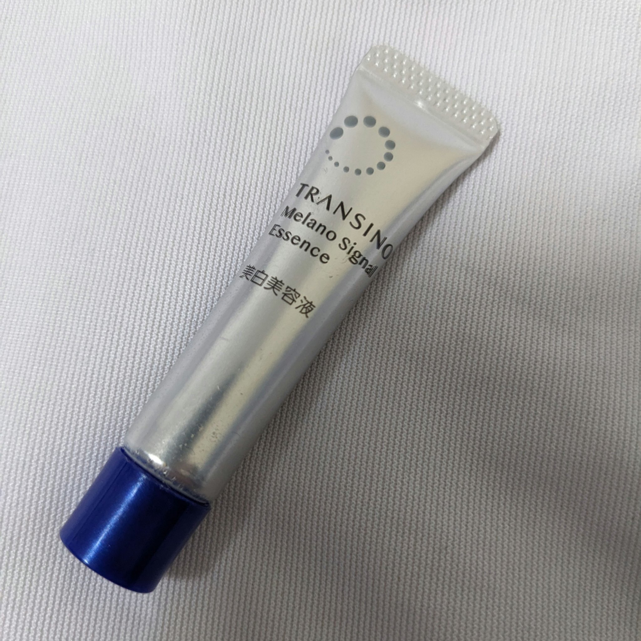 トランシーノ
薬用メラノシグナルエッセンス


薄々気づいてはいたのですが、私には美白系の成分？が合わないようで、なんだか赤黒くテカついてしまいます😭

シミができる前に予防したかったのですが、ちょっとこれはリピなしかな…



