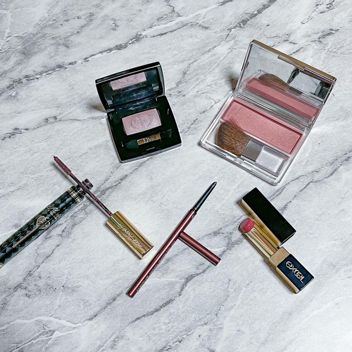 ろく on LIPS 「木曜日はマットなメイクをしたくなる〜🐻#dior#chiotu..」(2枚目)