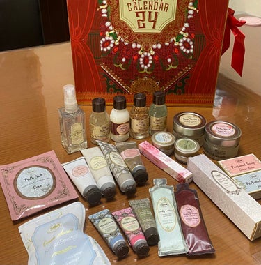 SABON アドベントカレンダーのクチコミ「皆様こんにちは！

月城悠希です！！


今回はSABONのアドベントカレンダーを開封したので.....」（3枚目）