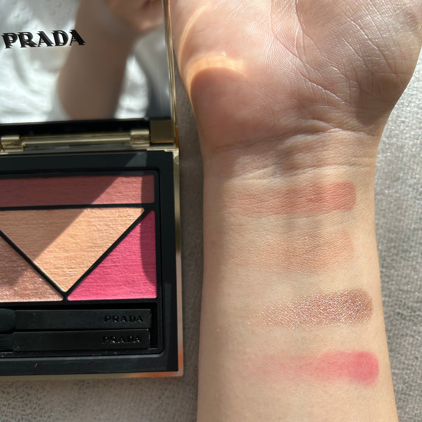 ダイメンションズ マルチエフェクト アイシャドウ/PRADA BEAUTY/アイシャドウパレットを使ったクチコミ(3枚目)