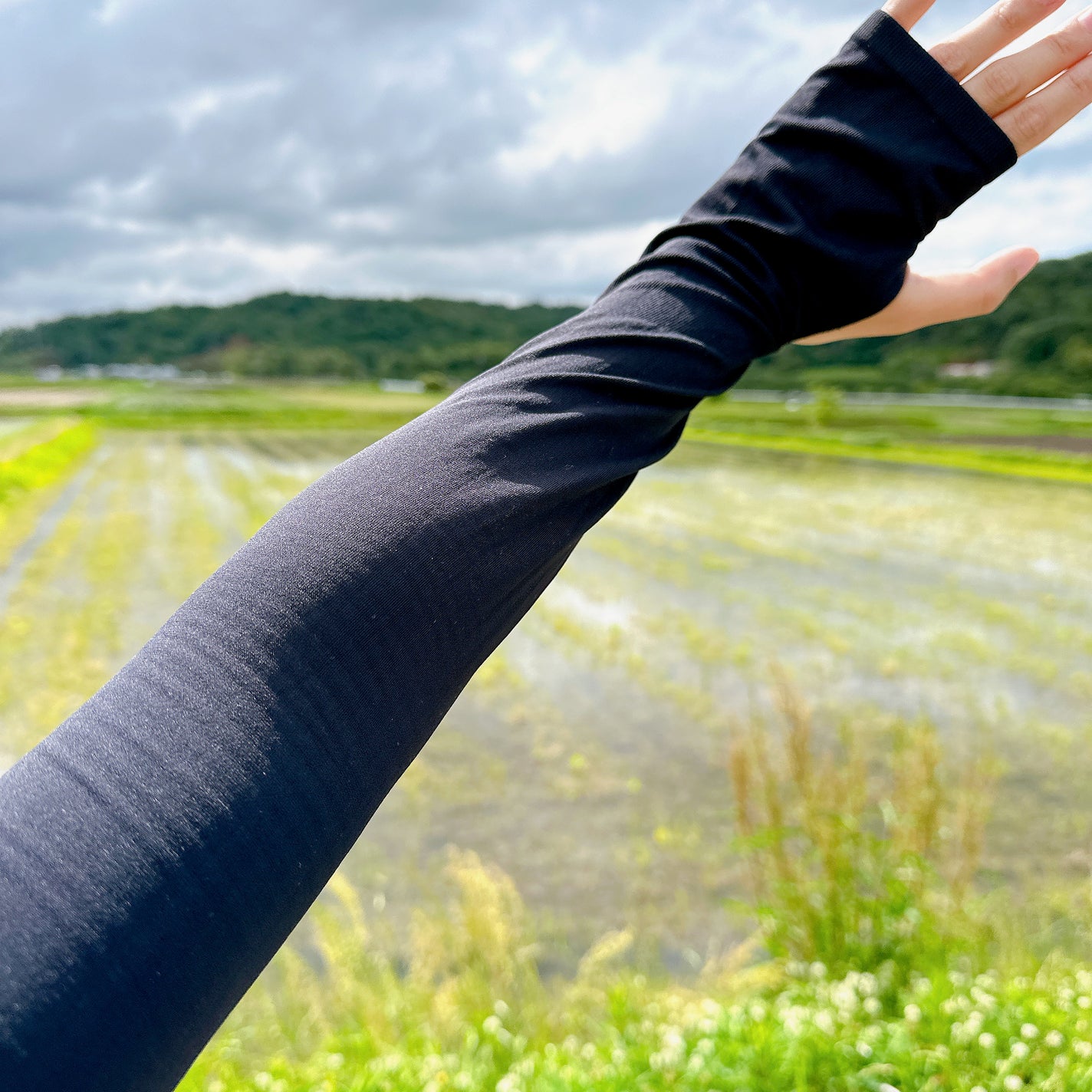 エアリズムUVカットシームレスアームカバー/ユニクロ/ボディグッズを使ったクチコミ(4枚目)