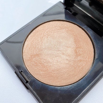 マットラディアンス ベイクドパウダー ハイライト01/ローラ メルシエ/パウダーハイライトを使ったクチコミ(2枚目)