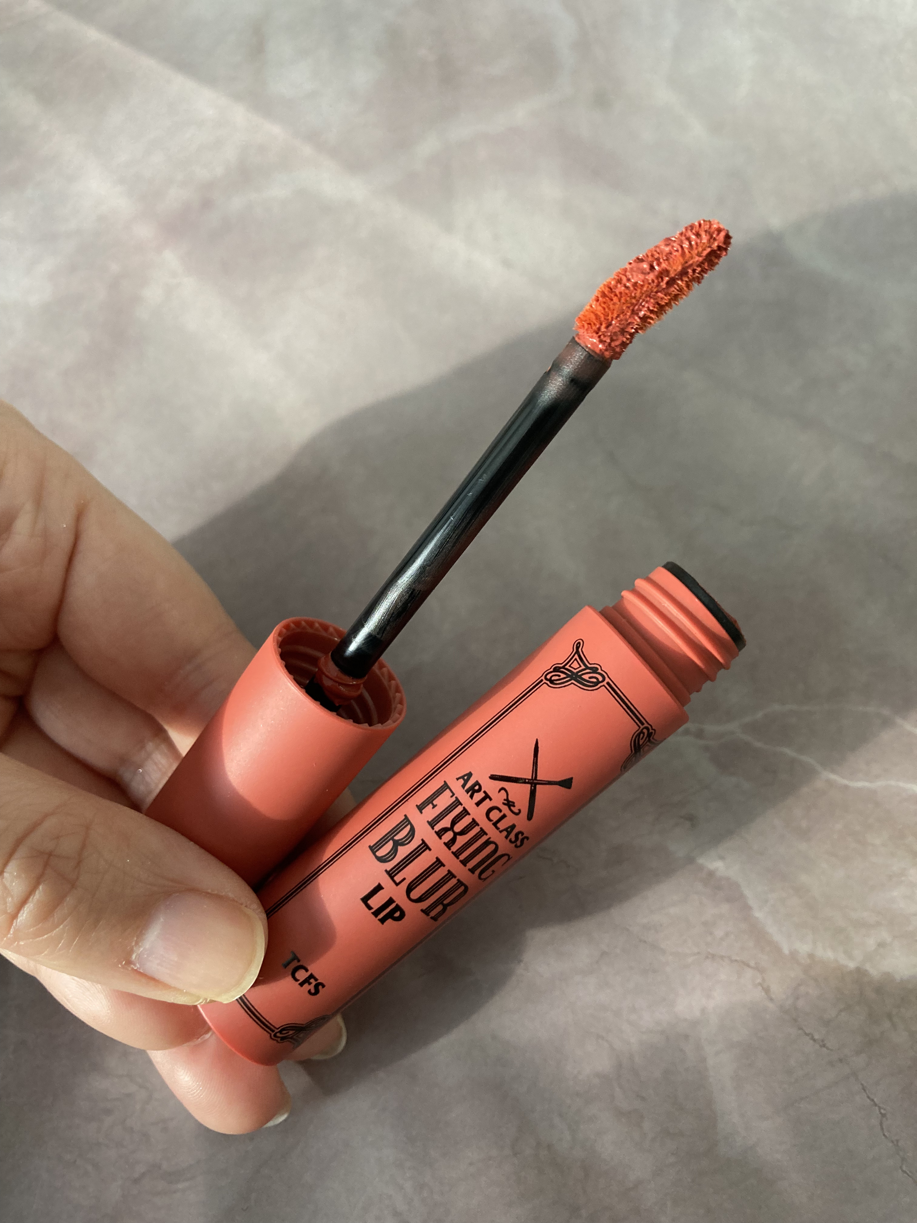 アートクラス フィックシングブラーリップ/too cool for school/口紅を使ったクチコミ（2枚目）