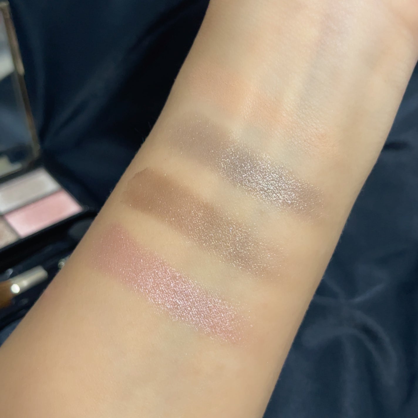 ピュア クラリティ シアー アイシャドウ/est/アイシャドウパレットを使ったクチコミ(4枚目)