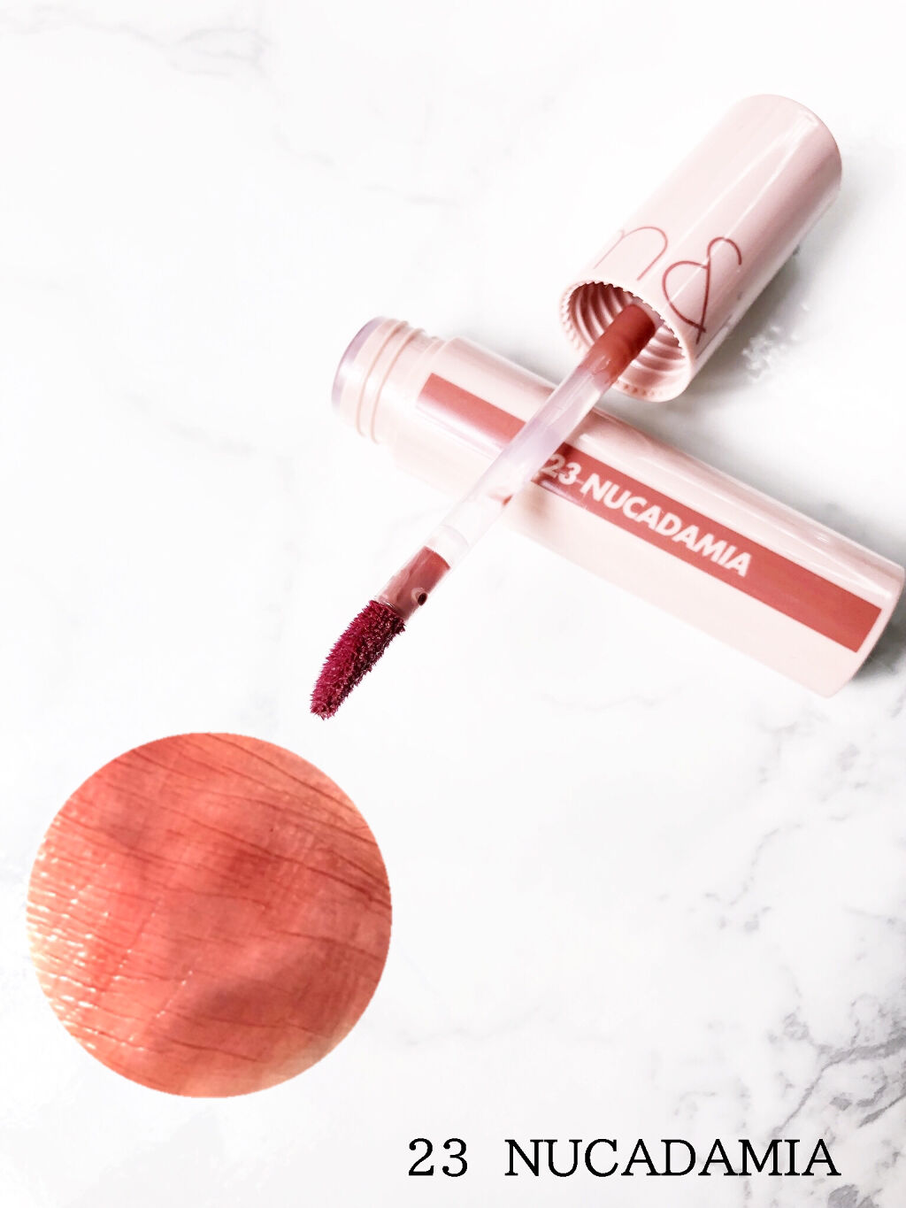 ジューシーラスティングティント/rom&nd/リップティントを使ったクチコミ（2枚目）