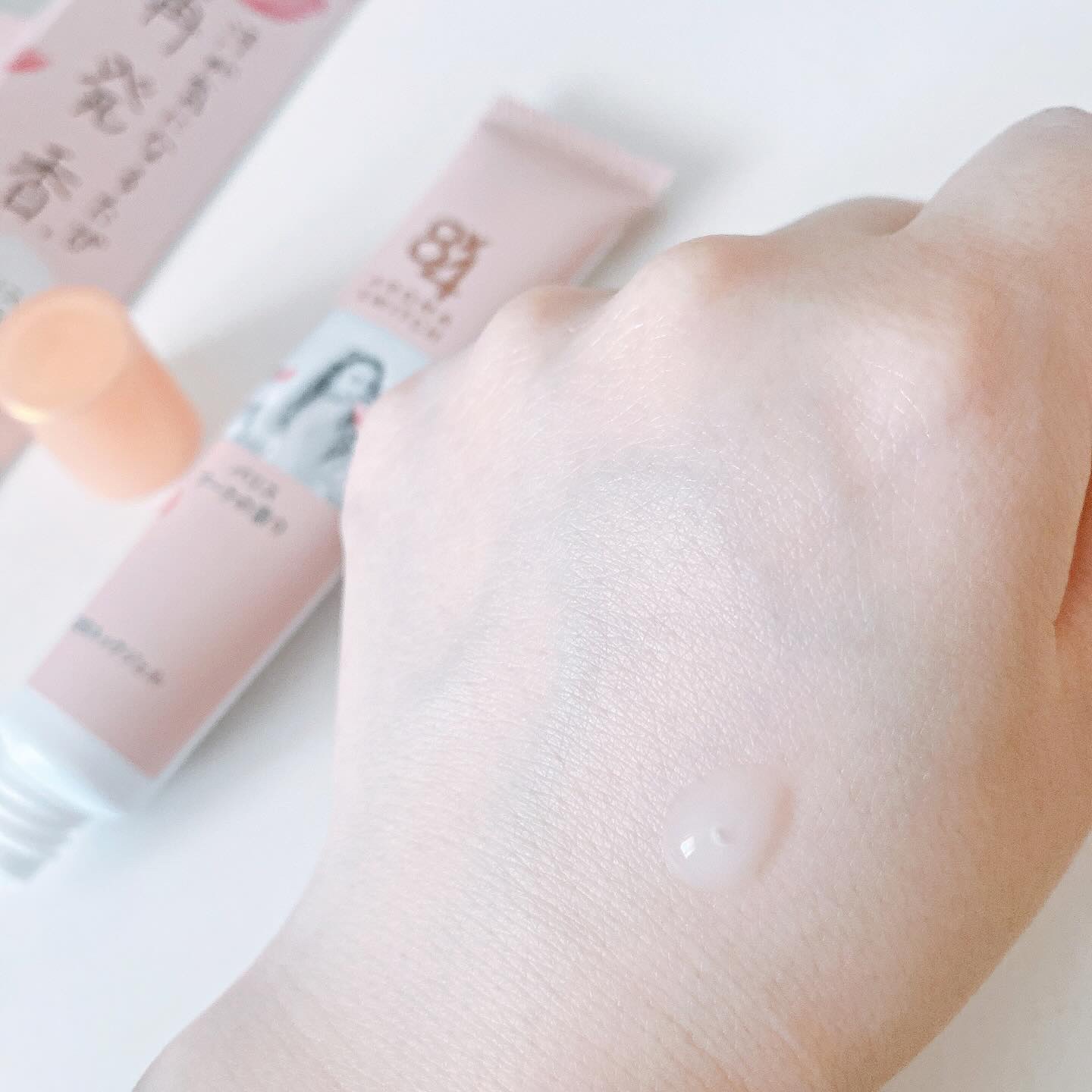 8x4 アロマスイッチ 涼感ネックジェル パリスブーケの香り/８ｘ４/デオドラント・制汗剤を使ったクチコミ（3枚目）