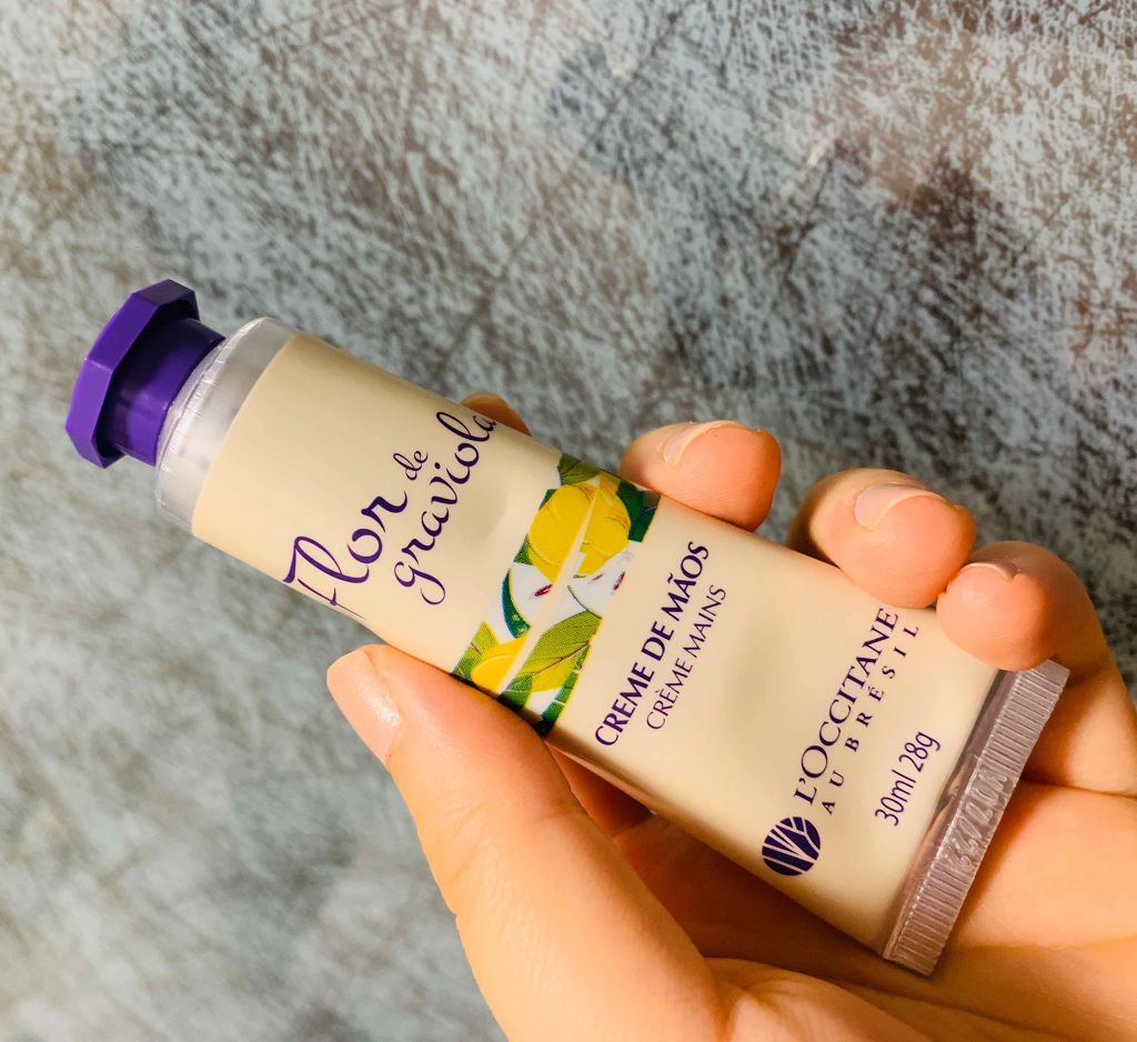フルールグラヴィオラ ハンドクリーム/L'OCCITANE/ハンドクリームを使ったクチコミ（1枚目）
