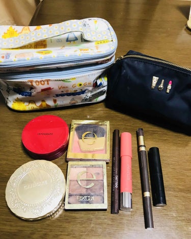 初投稿です☺️

お仕事メイク💄

朝はできるだけ寝たい。
仕事中はぜったいに治せない。
でも可愛くありたい。

1.インテグレート 水ジェリーファンデ
(時間がある場合ケイトのコンシーラー)笑

2.