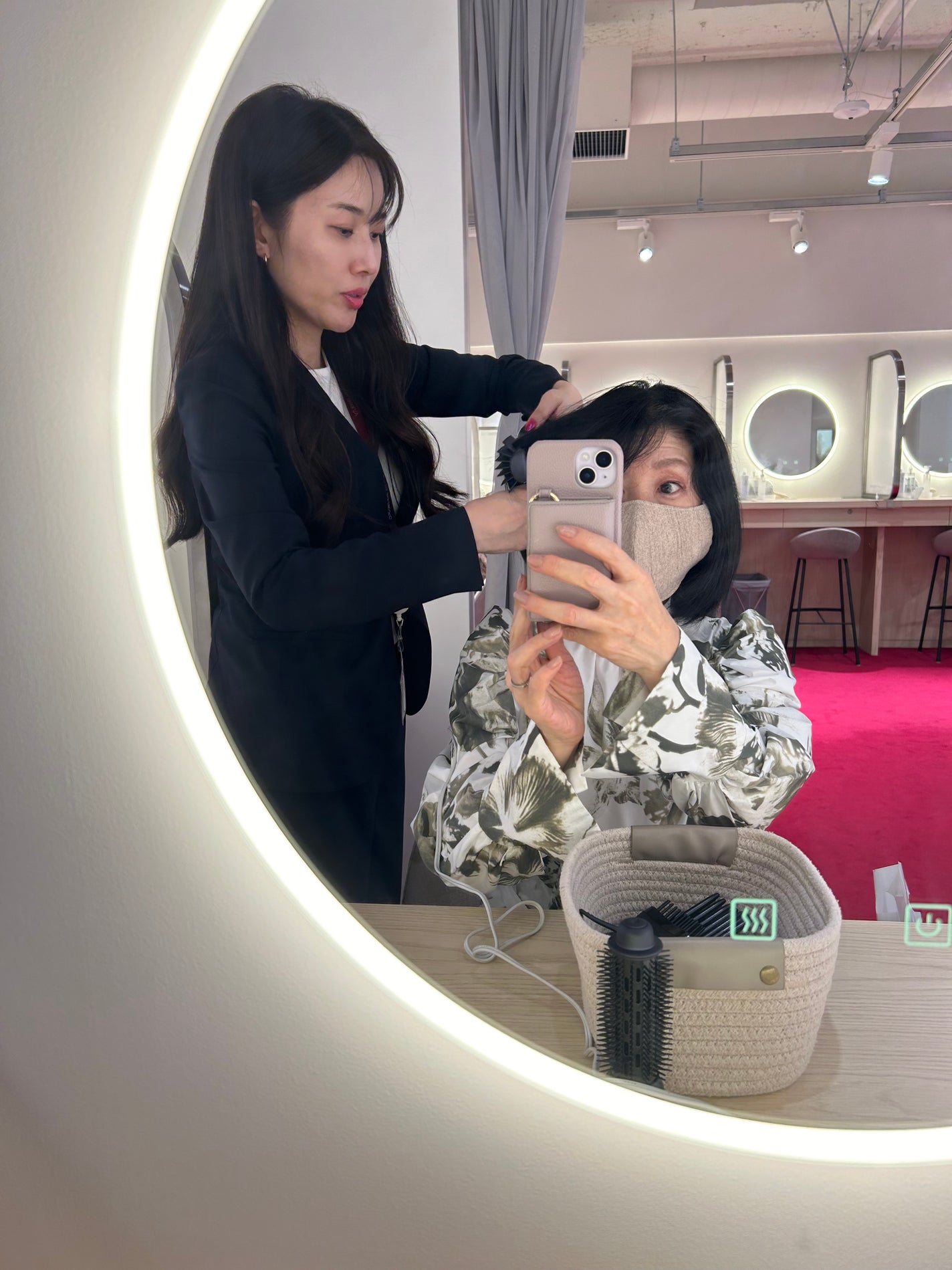 ひふみレイキ💫フォロバ♾️ on LIPS 「美のカリスマ✨エビちゃんと保科真紀さんと共演💕髪のお悩み解決‼..」(1枚目)