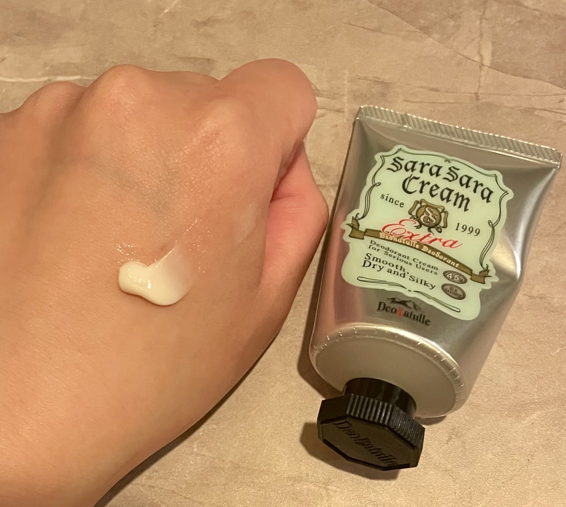 薬用足指さらさらクリーム/デオナチュレ/デオドラント・制汗剤を使ったクチコミ（2枚目）