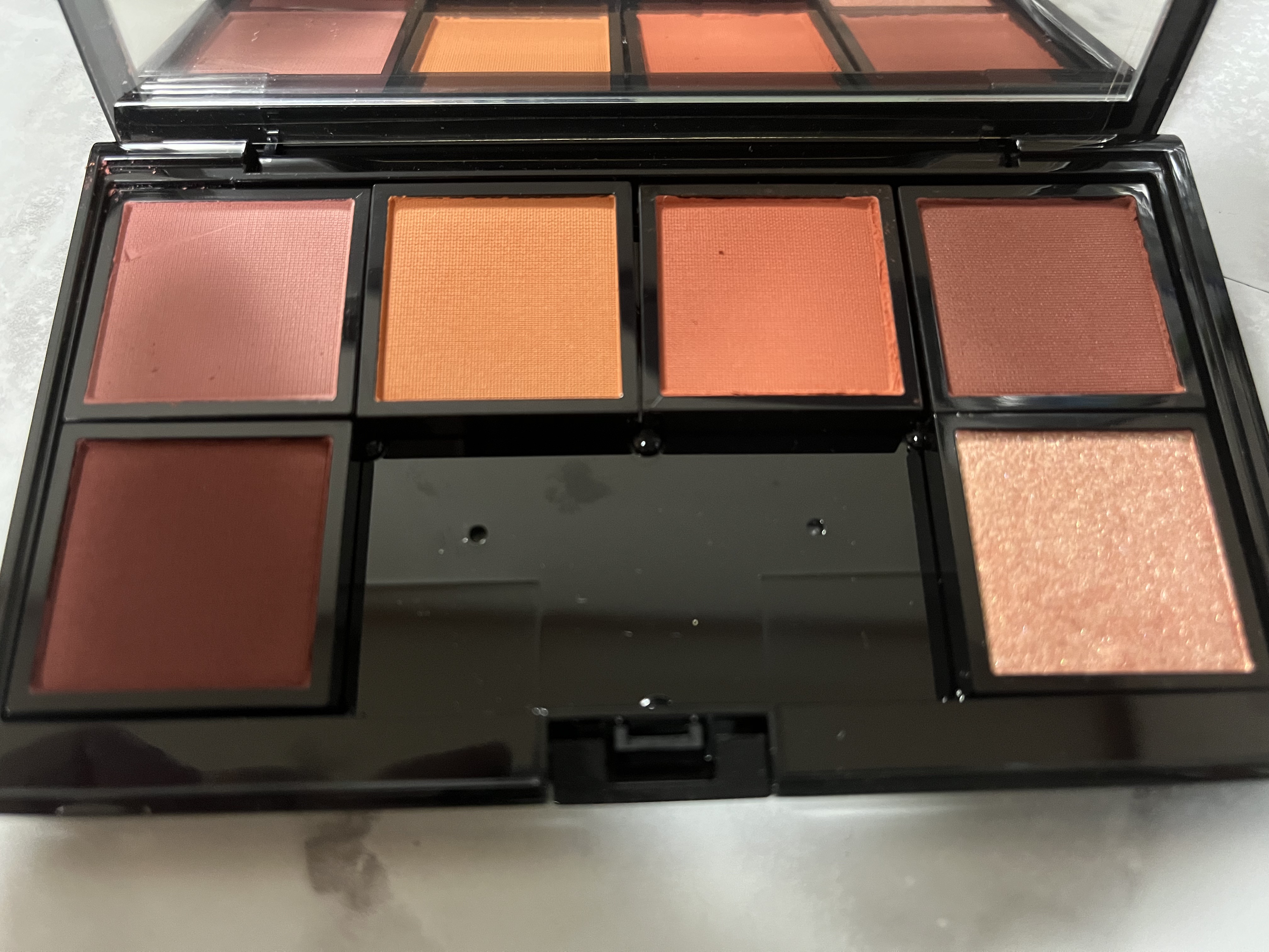 アディクション ザ アイシャドウ マット/ADDICTION/単色アイシャドウを使ったクチコミ（1枚目）