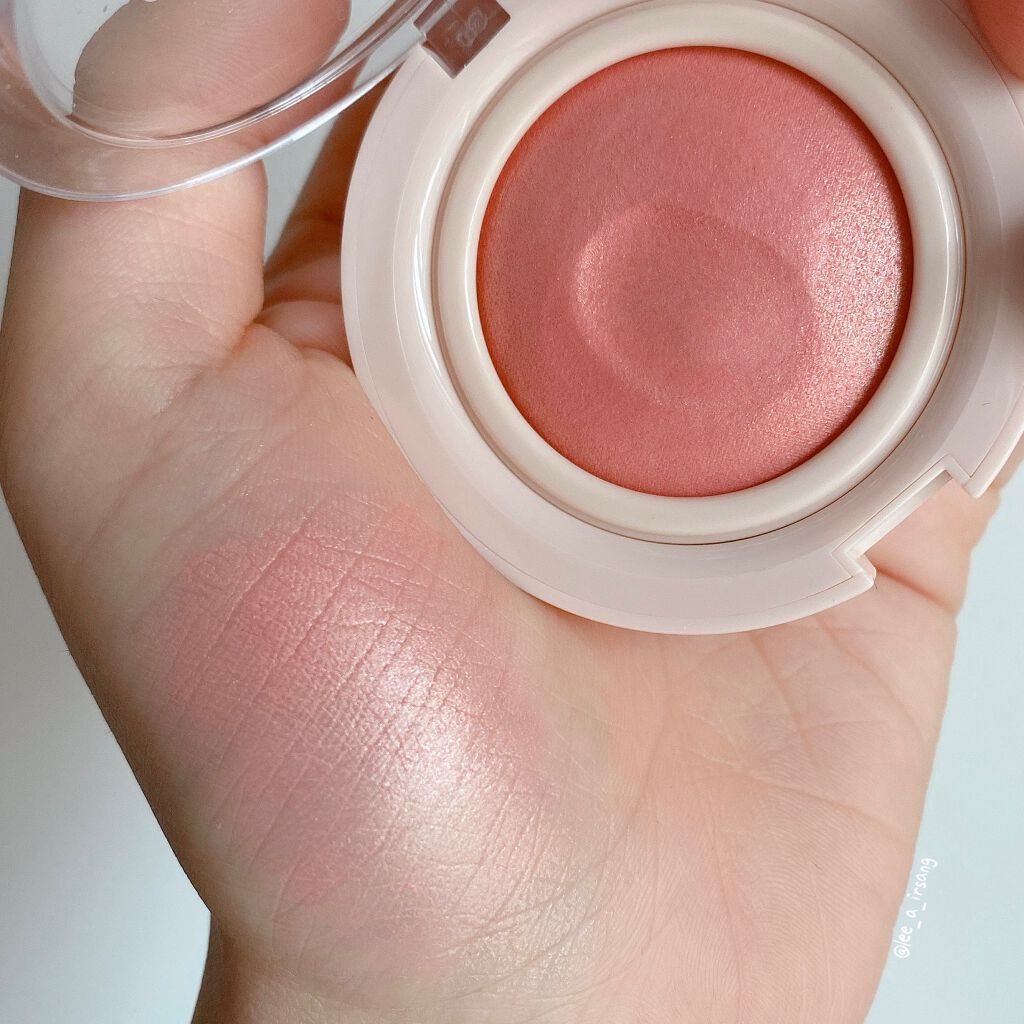 TONYMOLY チークトーン ムード オン ブラッシャーのクチコミ「\ 透明感のある艶々血色チーク💓/
  
𝗧𝗢𝗡𝗬𝗠𝗢𝗟𝗬 
𝗖𝗛𝗘𝗘𝗞 𝗧𝗢𝗡𝗘 𝗠𝗢𝗢𝗗 .....」（3枚目）