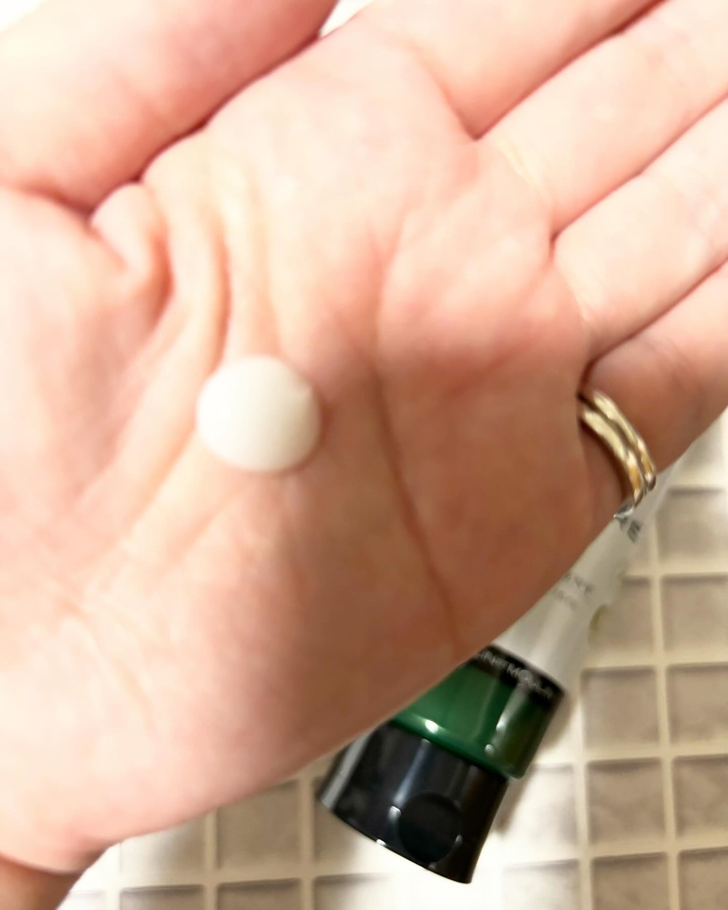 comaki on LIPS 「ネイチャーディープツヤ髪シャンプーとツヤ髪トリートメントのベー..」(3枚目)