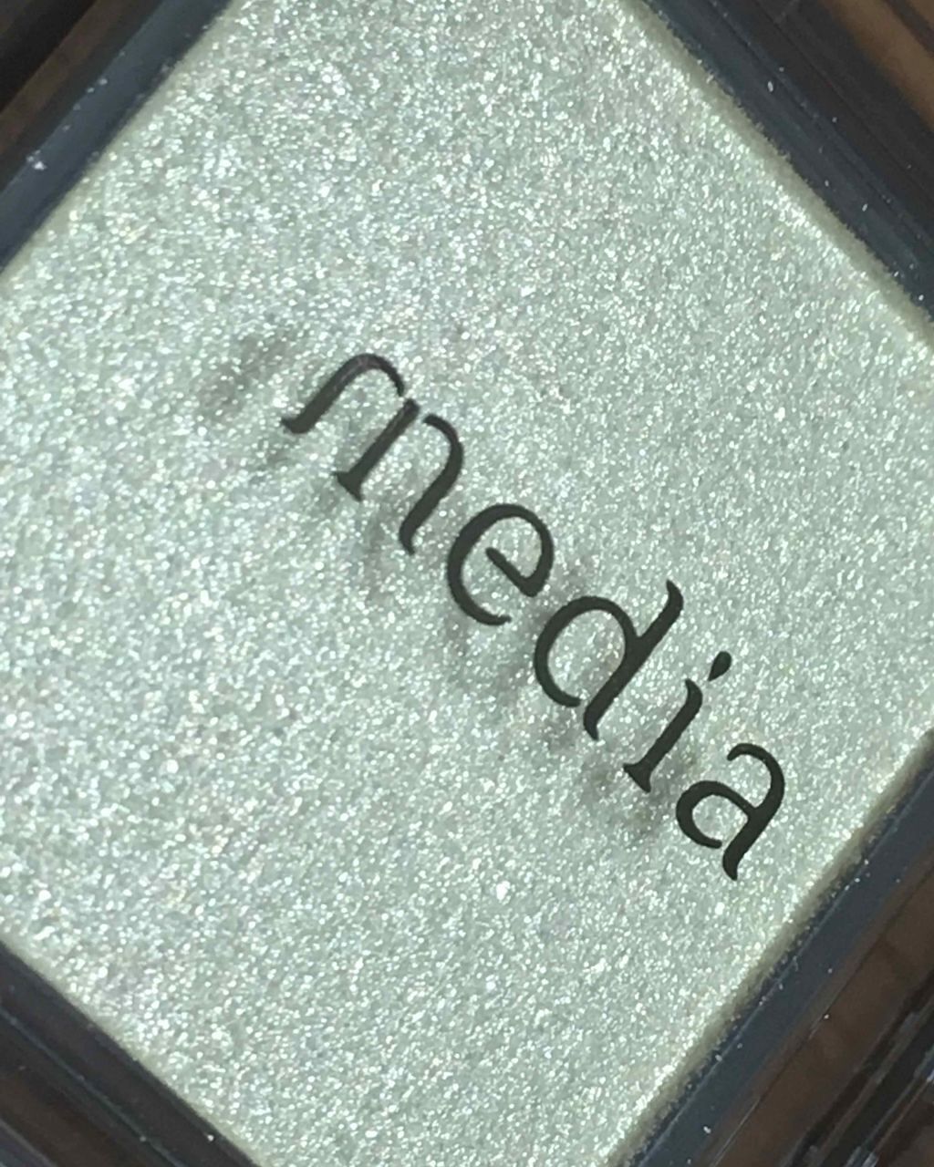 ブライトアップアイシャドウ/media/単色アイシャドウを使ったクチコミ（3枚目）