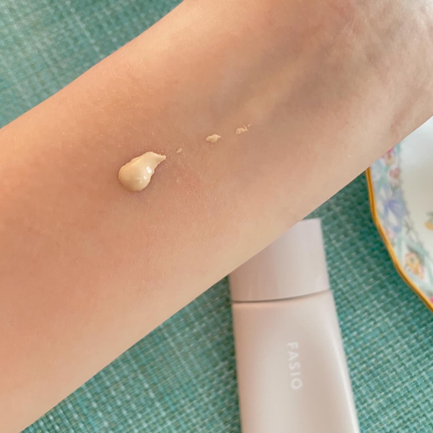 エアリーステイ BB ティント モイスト/FASIO/BBクリームを使ったクチコミ(5枚目)