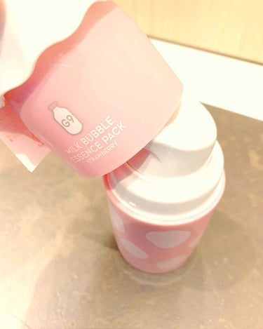 MILK BUBBLE ESSENCE PACK ＃STRAWBERRY/G9SKIN/美容液を使ったクチコミ（2枚目）