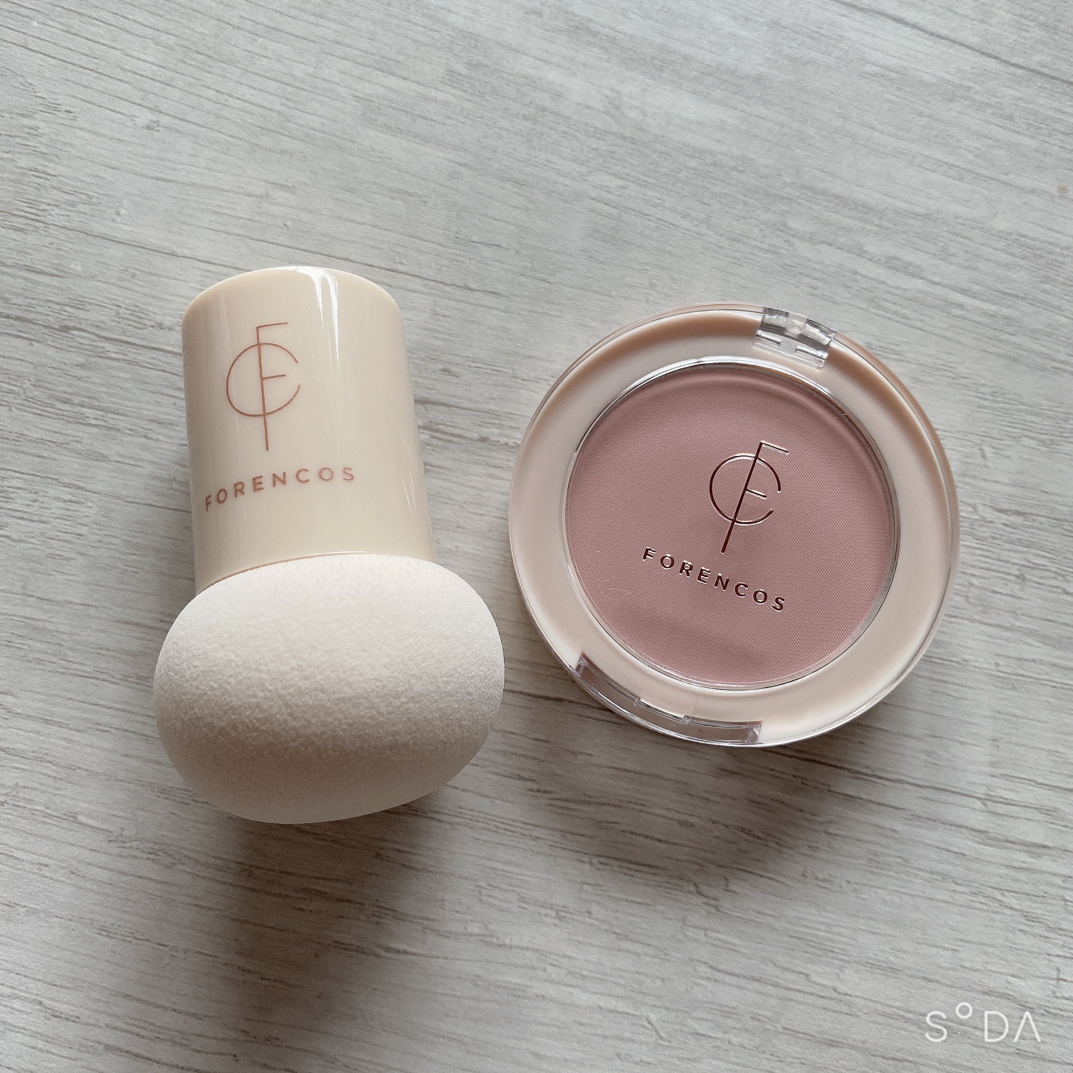 ベアブラッシャー パフ付き 05 ラブローン/フォレンコス/パウダーチークを使ったクチコミ（1枚目）