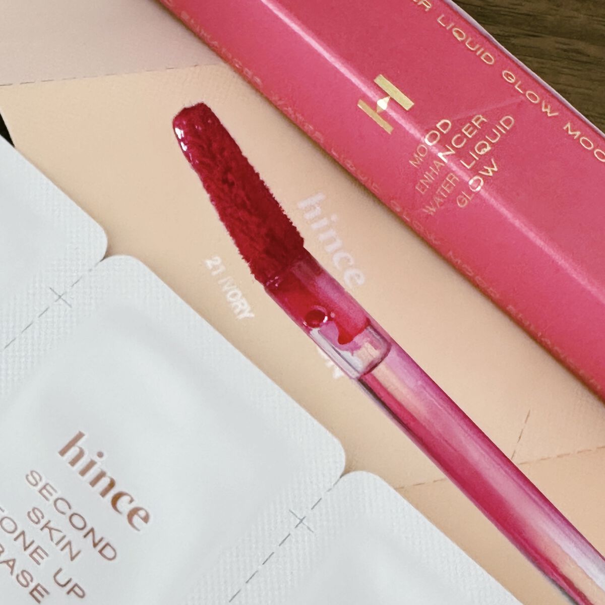 ムードインハンサーウォーターリキッドグロウ/hince/口紅を使ったクチコミ（3枚目）