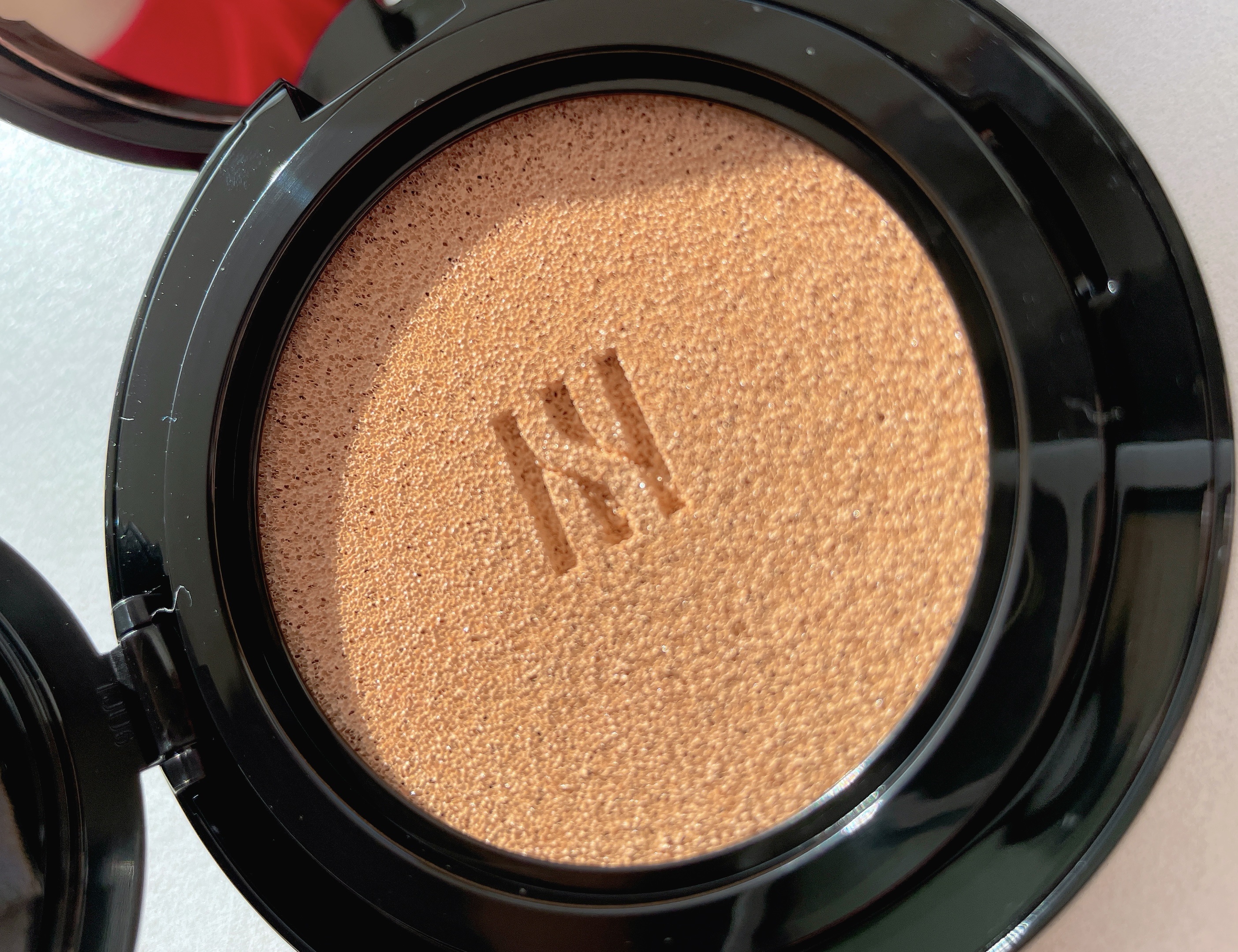 ブラック クッション 17N1 アイボリー/HERA/クッションファンデーションを使ったクチコミ（2枚目）