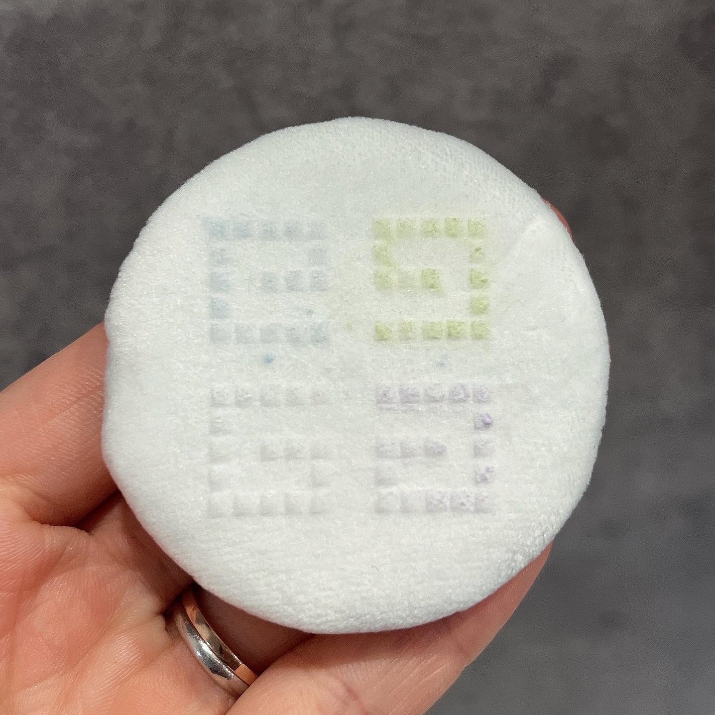 プリズム・リーブル/GIVENCHY/ルースパウダーを使ったクチコミ(4枚目)