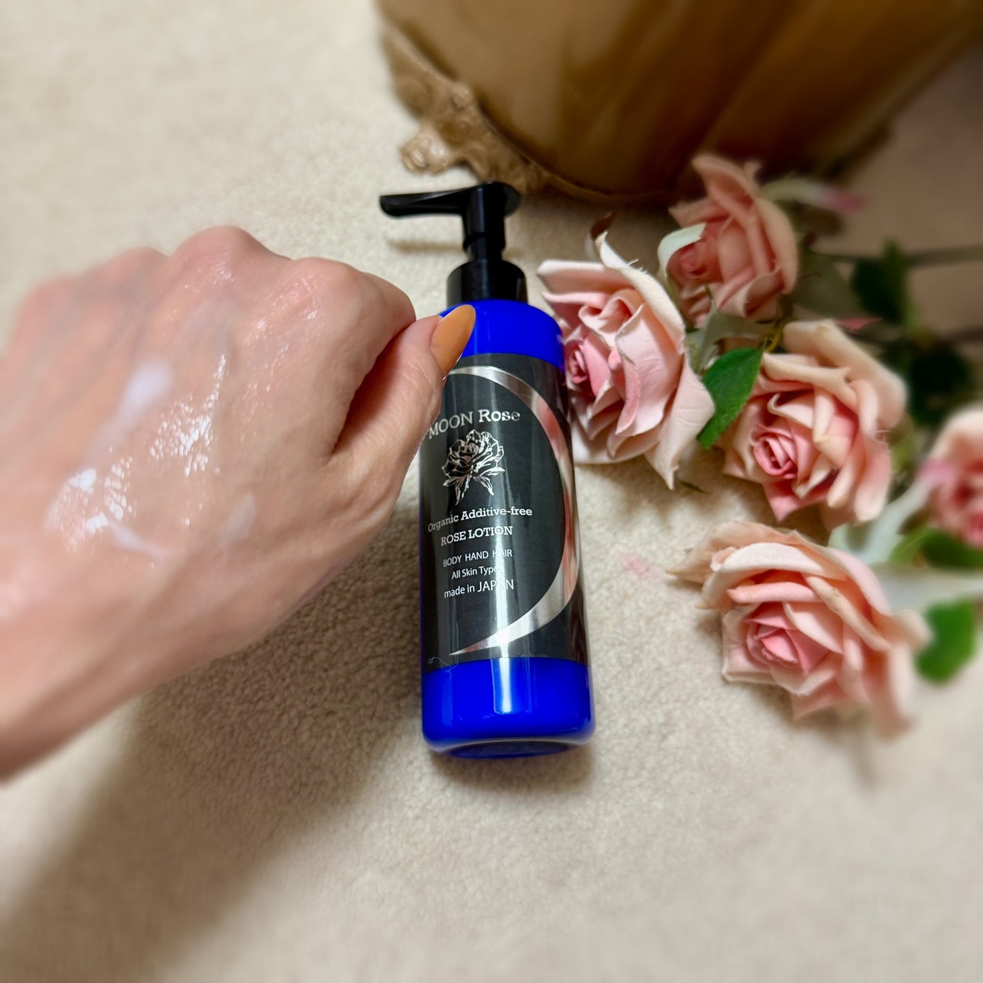 Shiho Arai on LIPS 「MOONRoseオーガニックローズローションお渡しさせていただ..」(3枚目)