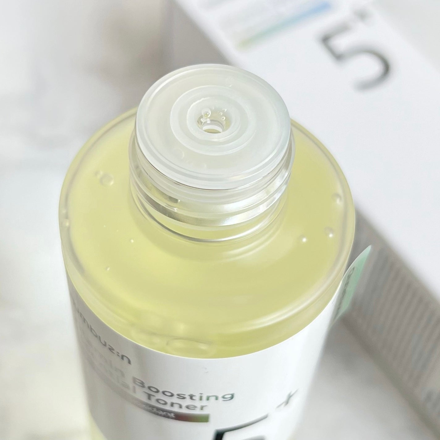 5番 白玉グルタチオンCエッセンシャルトナー/numbuzin/化粧水を使ったクチコミ(3枚目)