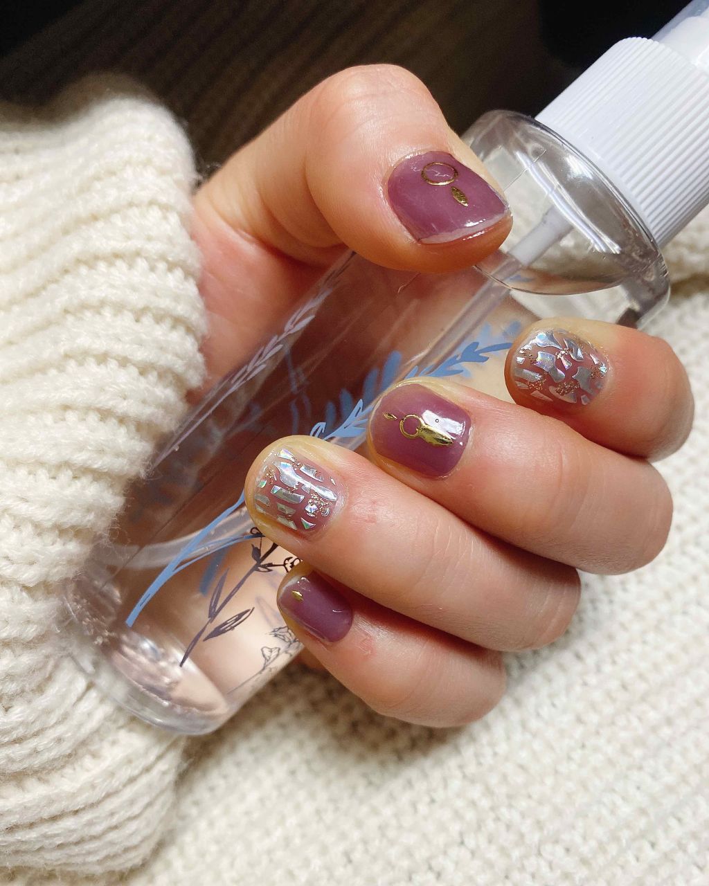 ぐ〜やん on LIPS 「『貼るだけ!簡単!セルフネイル』Qoo10で話題のネイルシール..」(1枚目)