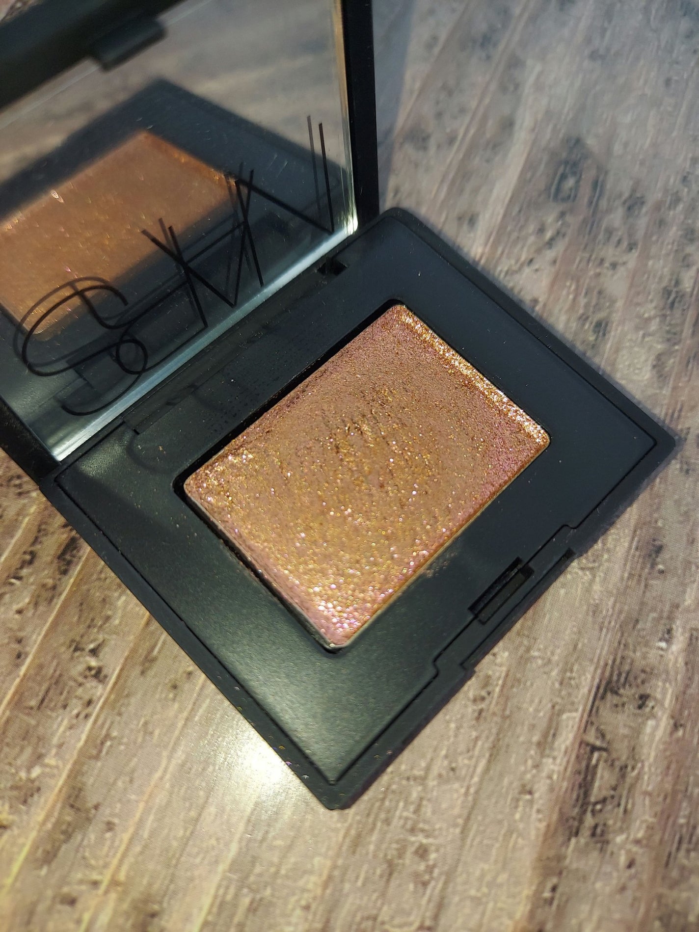 ハードワイヤードアイシャドー/NARS/単色アイシャドウを使ったクチコミ(2枚目)