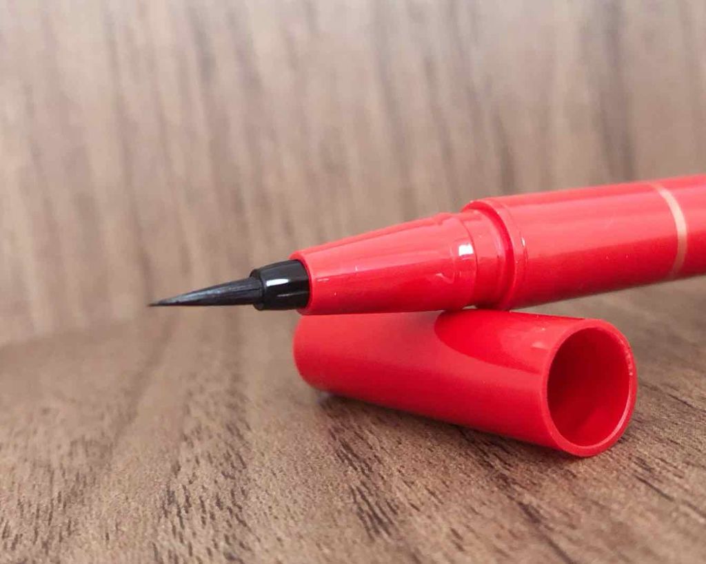 アヴァンセ ジョリ・エ ジョリ・エ リキッドアイライナー/アヴァンセ/リキッドアイライナーを使ったクチコミ(2枚目)