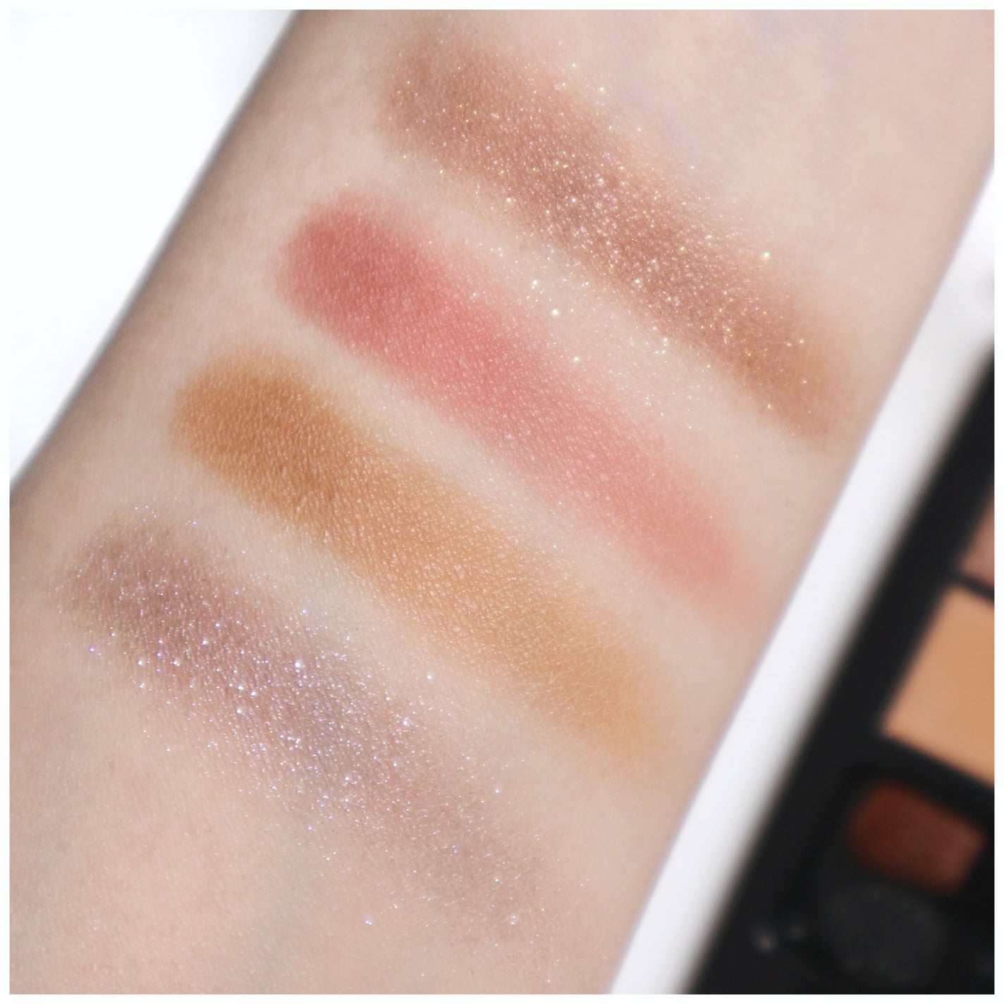 ミネラルクラッシィシャドー/エトヴォス/アイシャドウパレットを使ったクチコミ(3枚目)