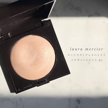 #愛用コスメ 

laura mercier
マットラディアンスベイクドパウダー
￥5,500-

2年弱前にこのハイライトを購入してから
ほぼ浮気せずにこのハイライトを使用してます🐥´-

粒子の大き