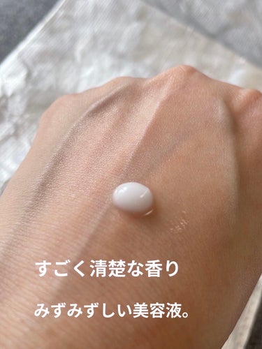 SHIRO ホワイトリリー ハンド美容液のクチコミ「SHIRO
ホワイトリリー ハンド美容液
2,987円税込




潤いのヴェールで手肌を包み.....」（2枚目）