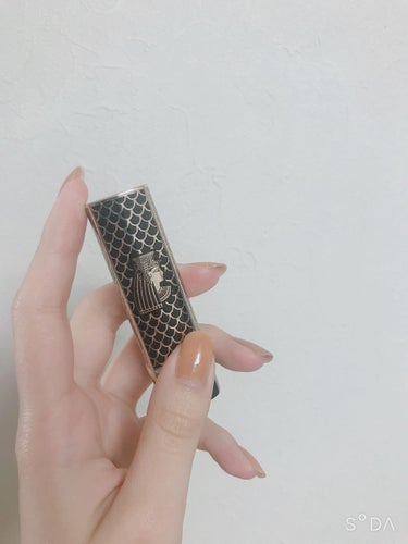 全人類に買って欲しい！美しすぎる彫刻リップ💄



皆さんこんにちは！お麩です！
今回紹介するのは「ZEESEA× 大英博物館 Luxury Satin Lipstick」です！私はロフトで購入しました