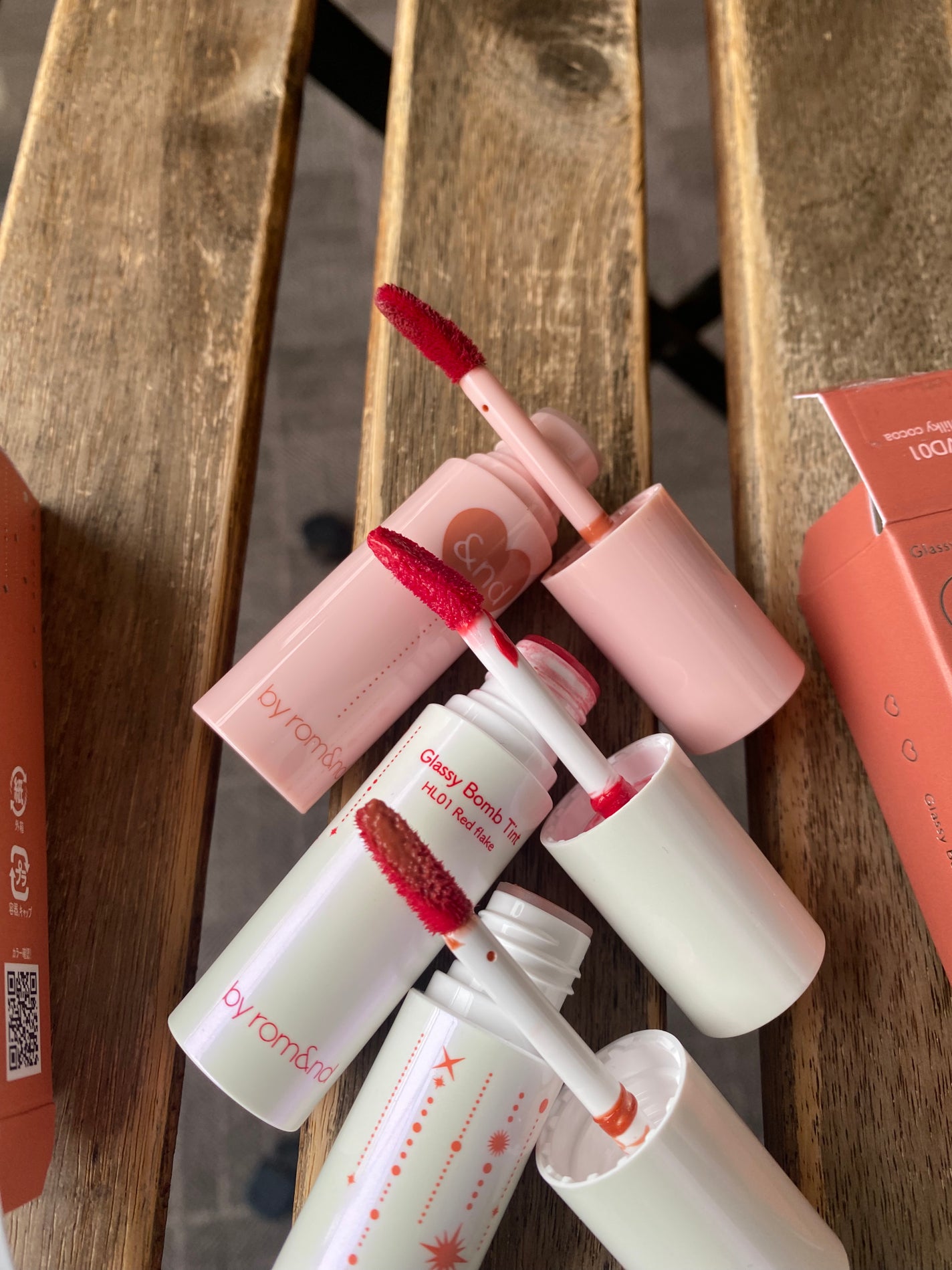 アンドバイロムアンド グラッシーボムティント/&nd by rom&nd/リップティントを使ったクチコミ(2枚目)