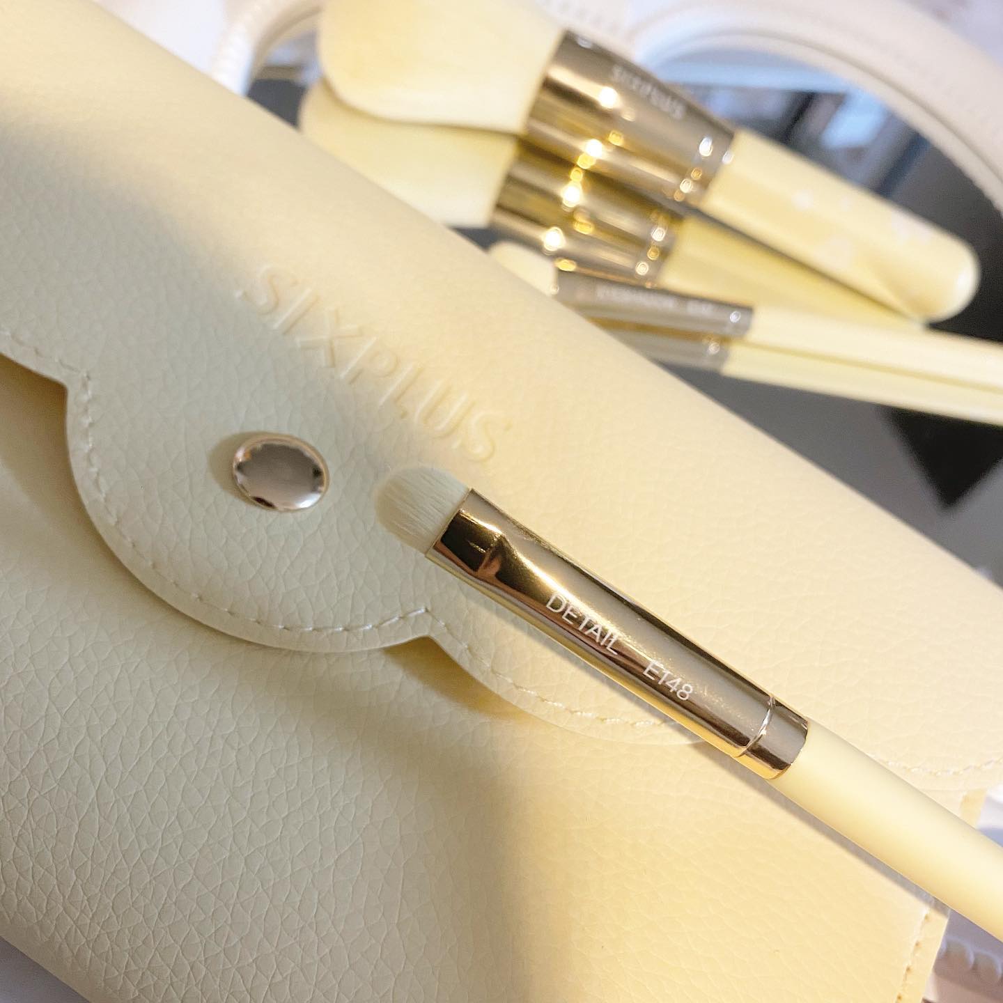 SIXPLUS ペイルイエローメイクブラシ３本セット -Daisyシリーズ/SIXPLUS/メイクブラシを使ったクチコミ（2枚目）