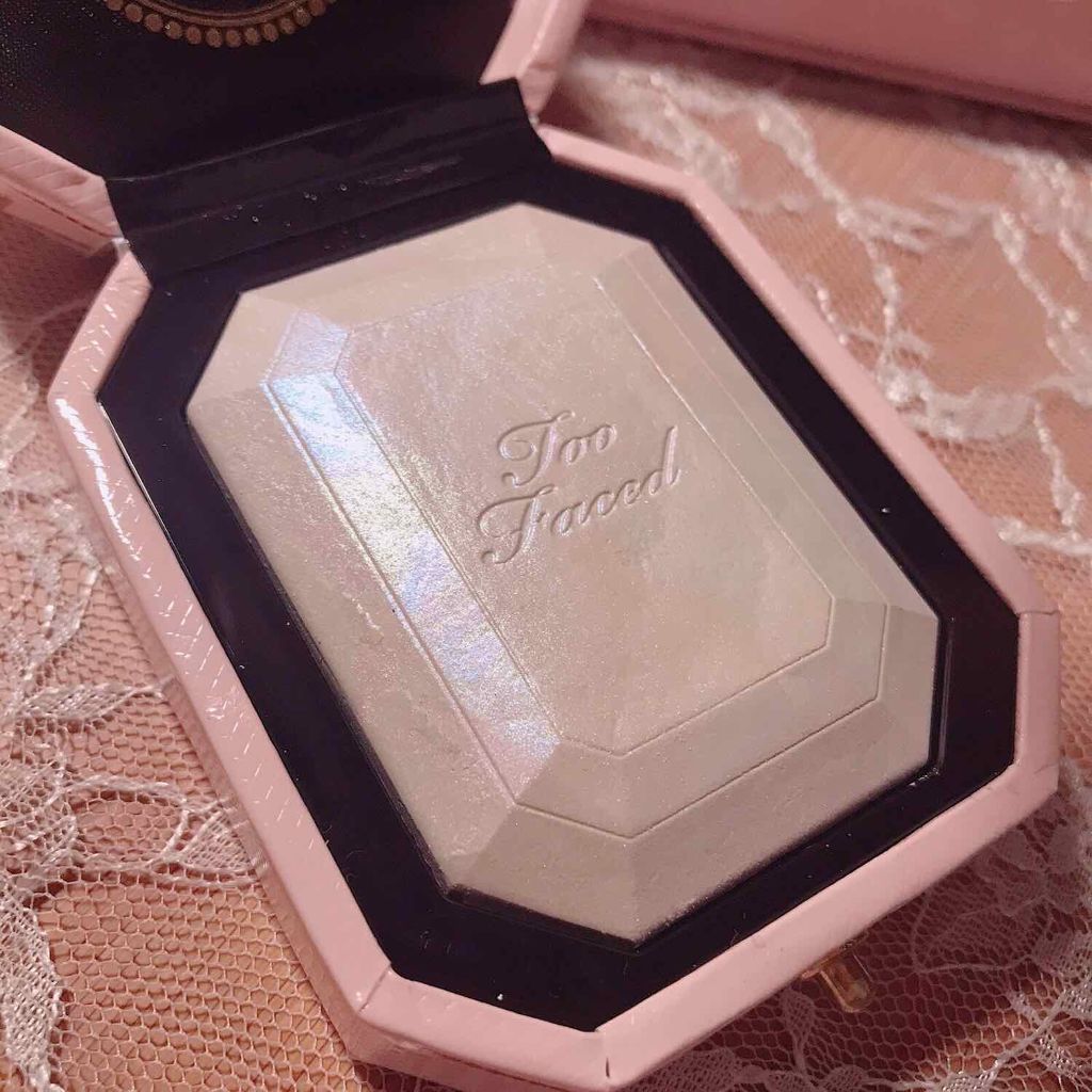 ダイヤモンドライト ハイライター ブラシ/Too Faced/メイクブラシを使ったクチコミ（3枚目）