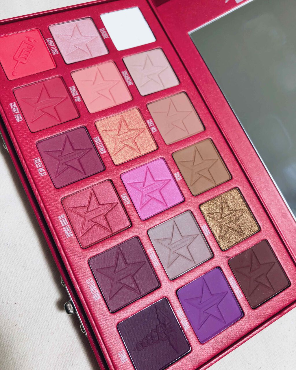 BLOOD SUGAR Eyeshadow Palette/Jeffree Star Cosmetics/アイシャドウパレットを使ったクチコミ(2枚目)