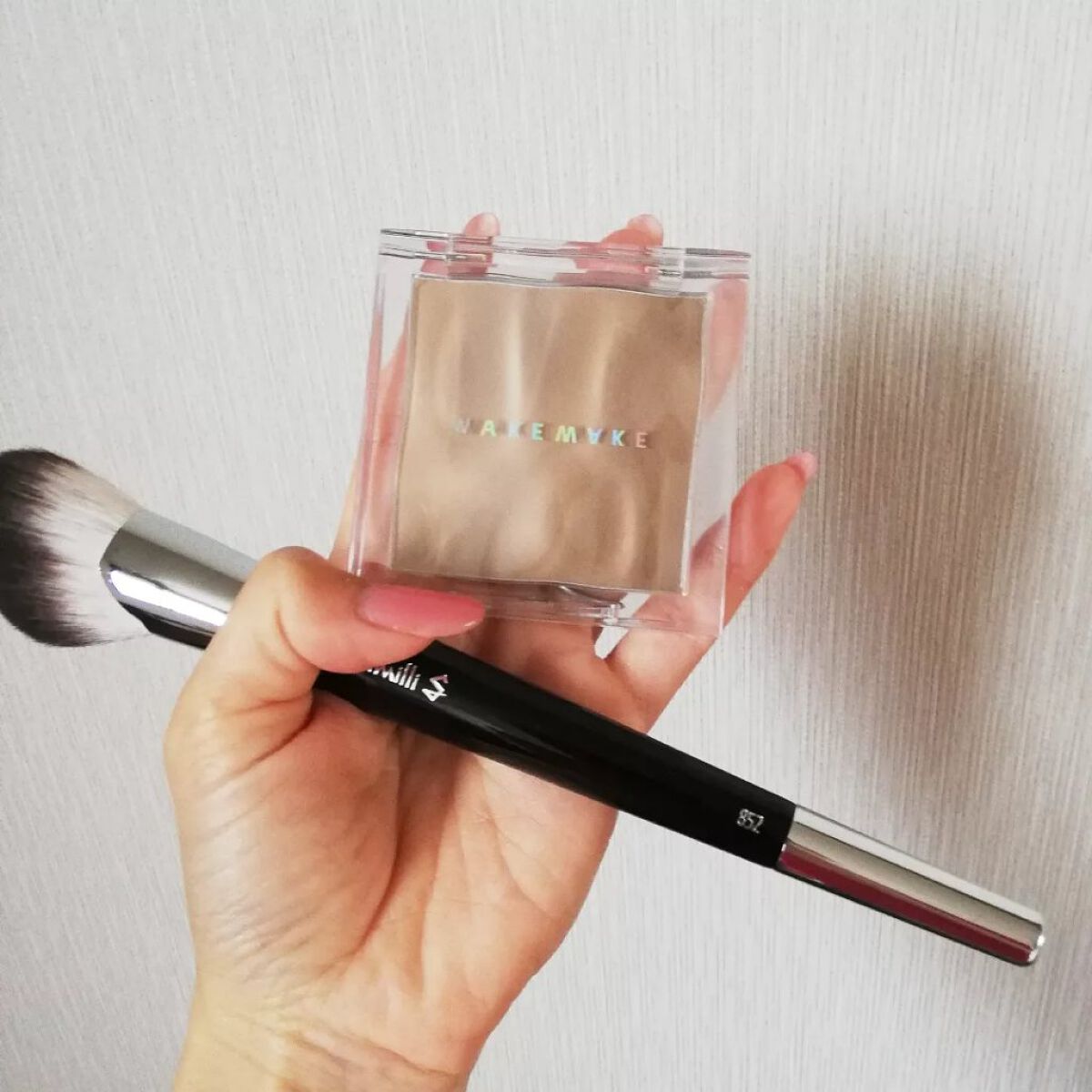 ミックスブラーリングボリュームハイライター/wakemake/パウダーハイライトを使ったクチコミ(2枚目)