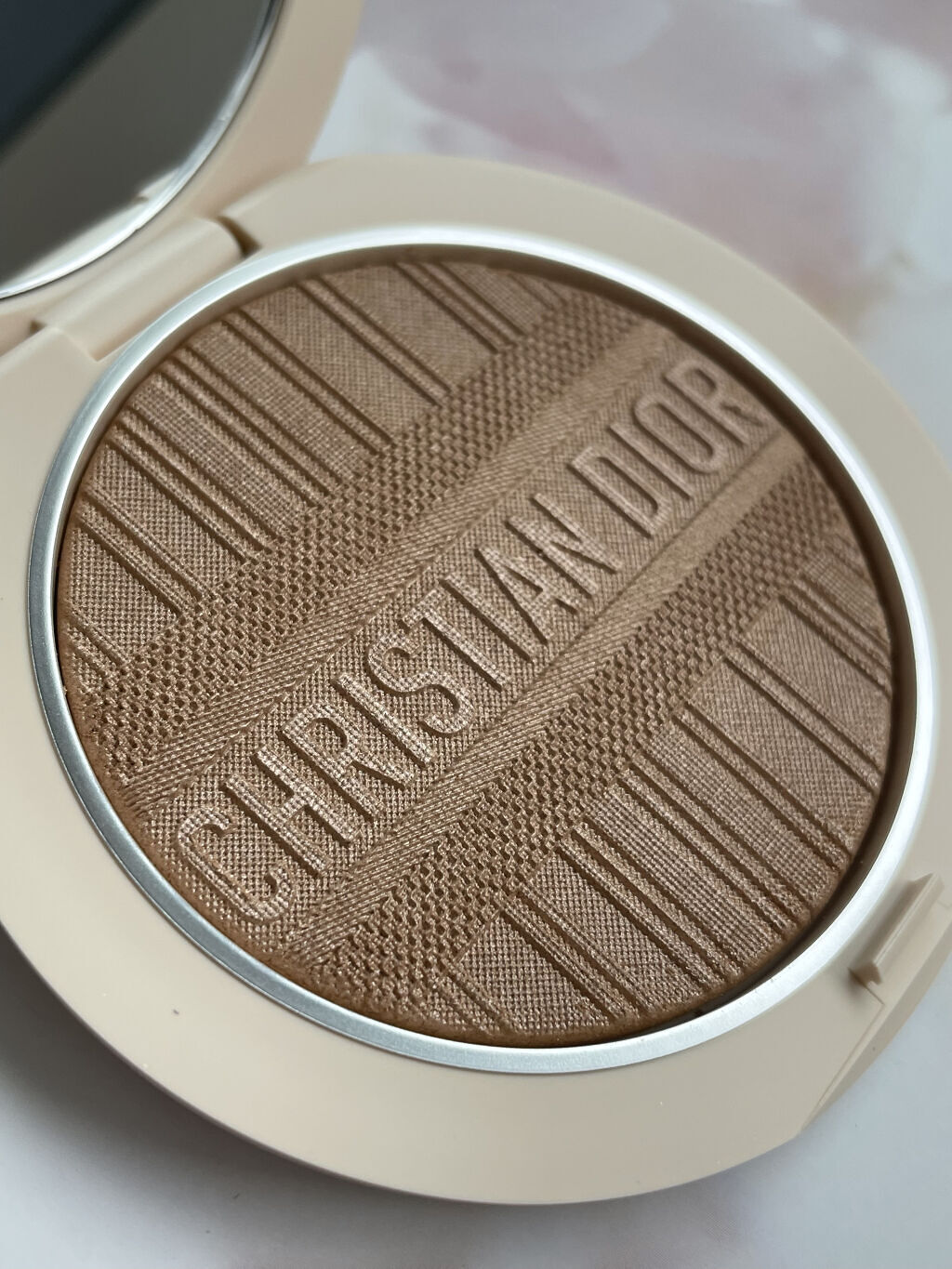 ディオールスキン フォーエヴァー クチュール ルミナイザー/Dior/プレストパウダーを使ったクチコミ（3枚目）