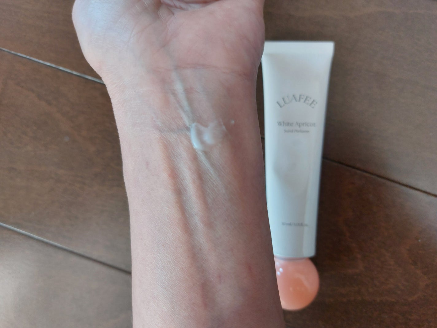 ソリッド パフューム ホワイトアプリコット/LUAFEE/練り香水を使ったクチコミ(6枚目)