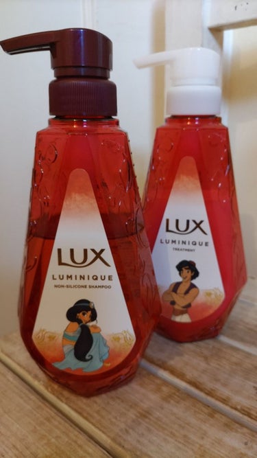 LUXのディズニーデザイン　容器がかわいいと気分はよくなりますよね


#LUX#ルミニーク ダメージリペア シャンプー／トリートメント#お試し容量ポンプ ディズニープリンセス限定デザイン