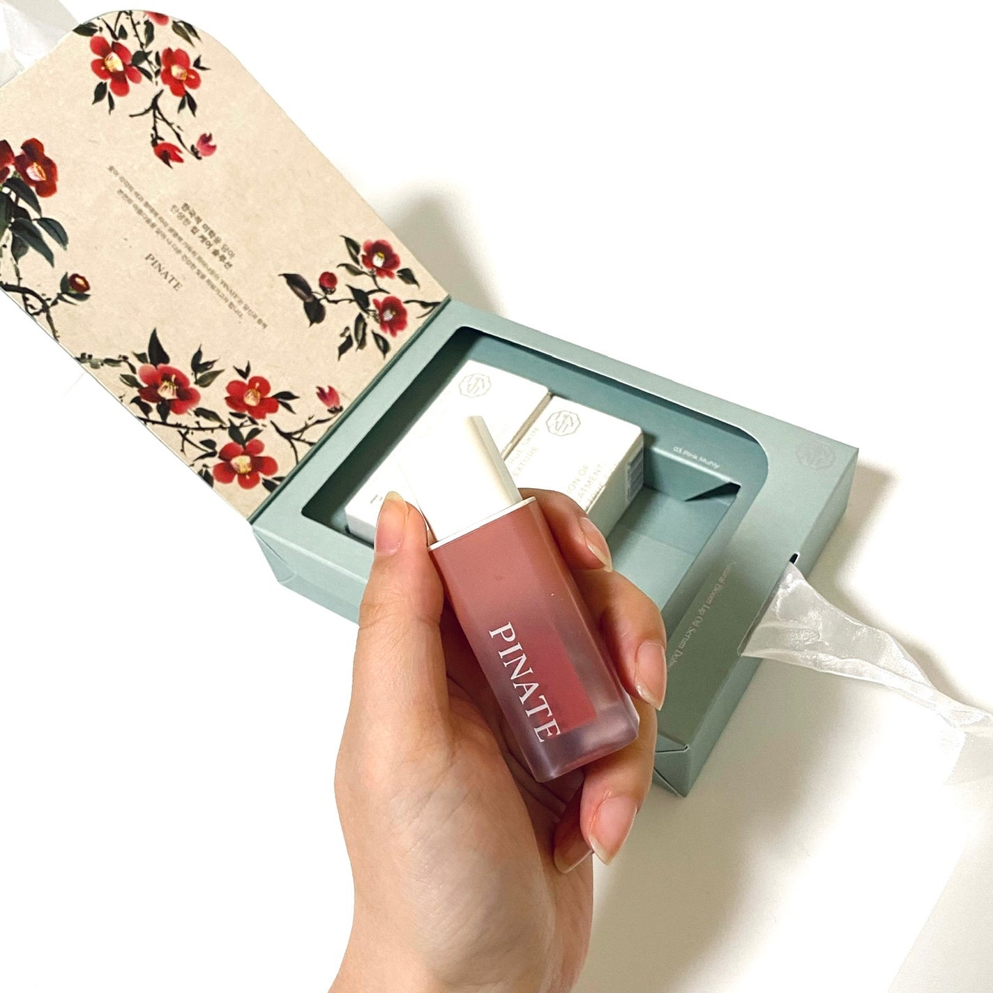 ナチュラルブルームリップオイルセラム 3色セット/PINATE/リップグロスを使ったクチコミ(3枚目)