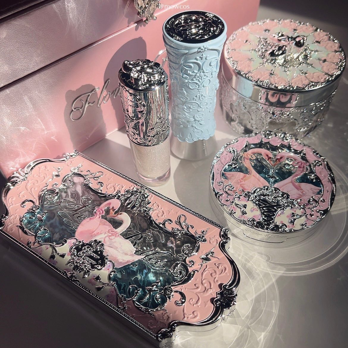 フラワーノーズスワンバレエシリーズ アイシャドウパレット/FlowerKnows/アイシャドウパレットを使ったクチコミ(1枚目)