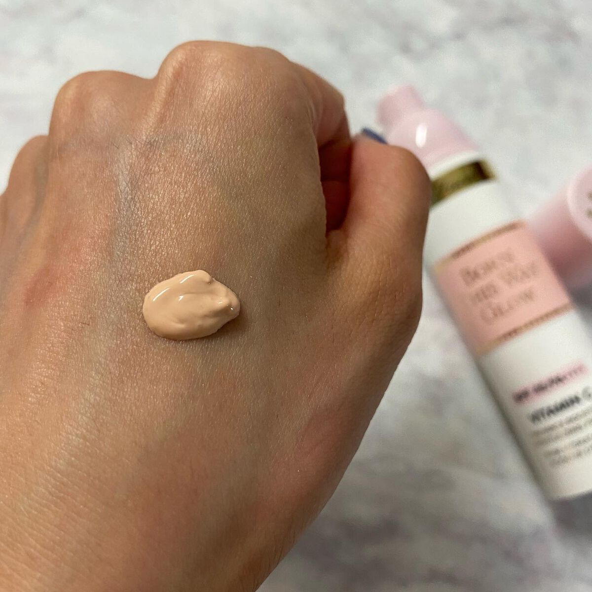 ボーン ディス ウェイ グロウ モイスチュアライジング メイクアップ プライマー/Too Faced/化粧下地を使ったクチコミ(4枚目)